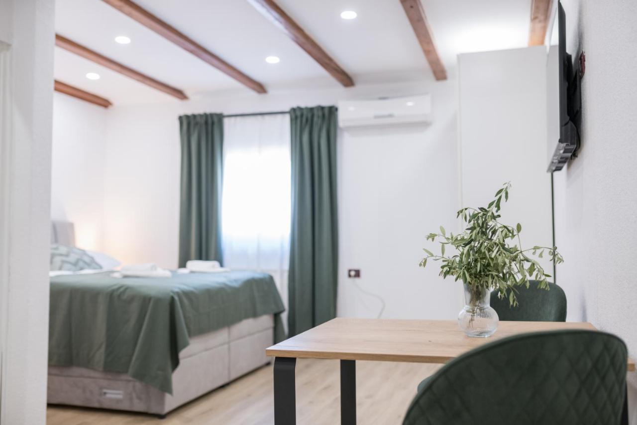 Hotel Maslina Seget  Экстерьер фото