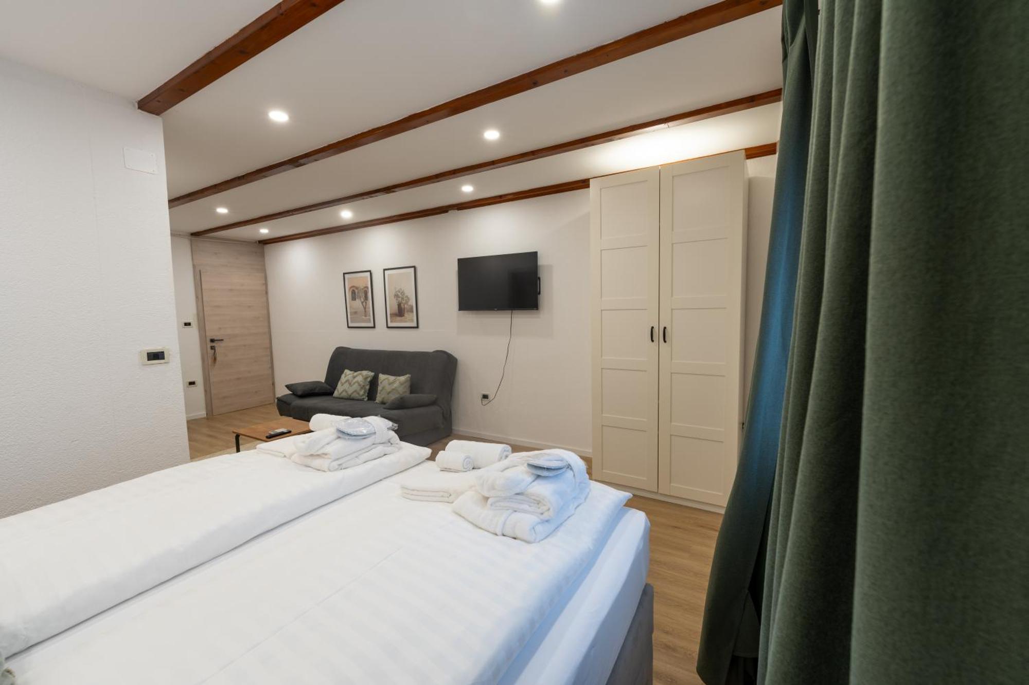 Hotel Maslina Seget  Экстерьер фото