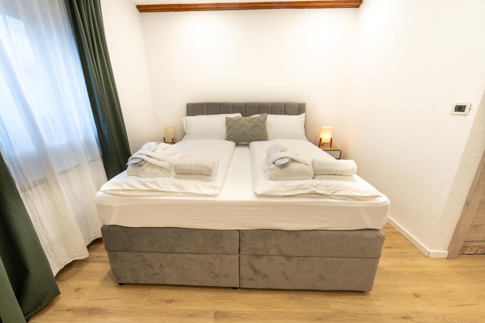 Hotel Maslina Seget  Экстерьер фото